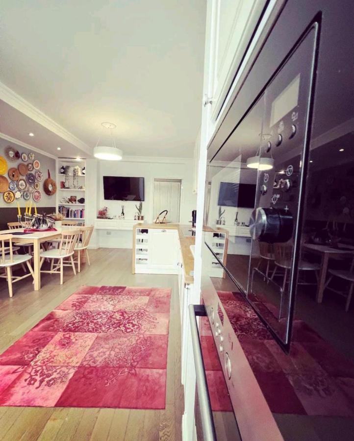 Cozy & Stylish Apartment Tirana Bagian luar foto